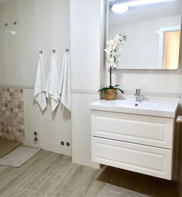 Piso Riazor 4 Habitaciones A Coruña Zewnętrze zdjęcie
